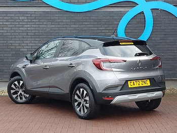 Used Renault Captur 2022 for sale - 77325819: Photo