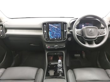 Used Volvo XC40 2024 for sale - 76293741: Photo 2