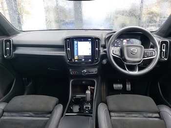 Used Volvo XC40 2022 for sale - 76526302: Photo