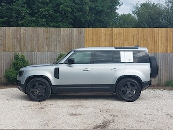 Used Land Rover Defender 2021 for sale - 76502570: Photo