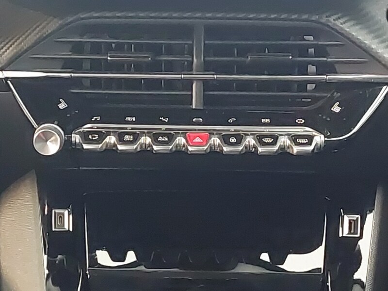 Used Peugeot 2008 2020 for sale - 77085875: Photo 11