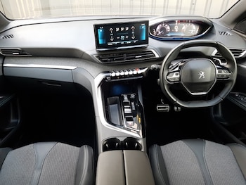 Used Peugeot 5008 2023 for sale - 76959612: Photo