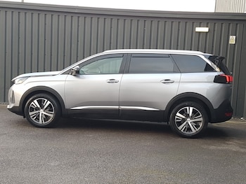 Used Peugeot 5008 2023 for sale - 76959612: Photo