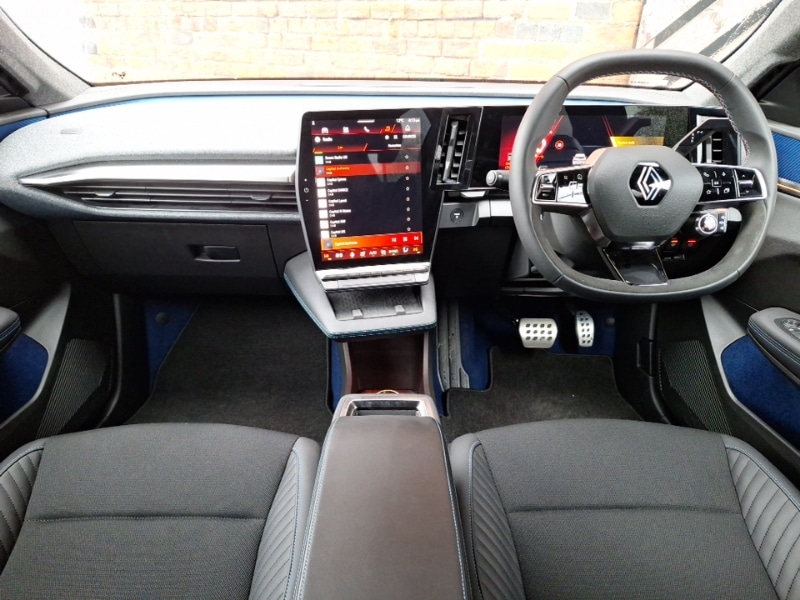 Used Renault Scenic E-Tech 2025 for sale - 76861208: Photo 2