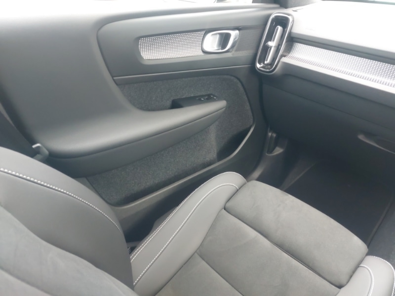 Used Volvo XC40 2024 for sale - 77155189: Photo 11