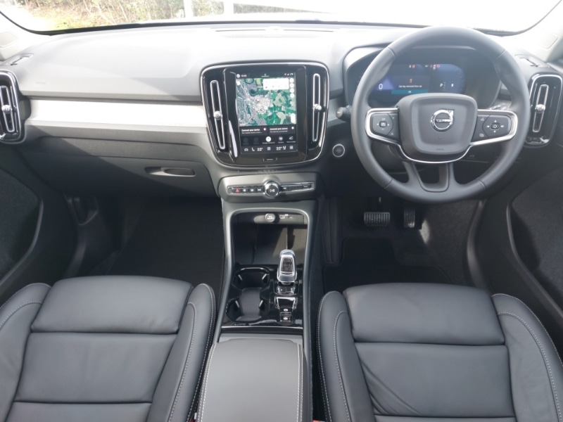 Used Volvo XC40 2025 for sale - 77998943: Photo 2