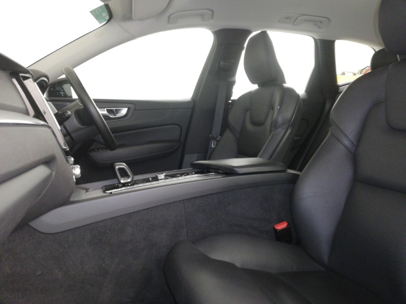 Used Volvo XC60 2023 for sale - 77677605: Photo 5