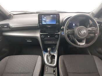 Used Toyota Yaris Cross 2022 for sale - 77025105: Photo