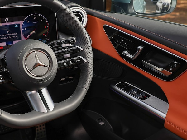 Used Mercedes-Benz GLC 2023 for sale - 76317568: Photo 12