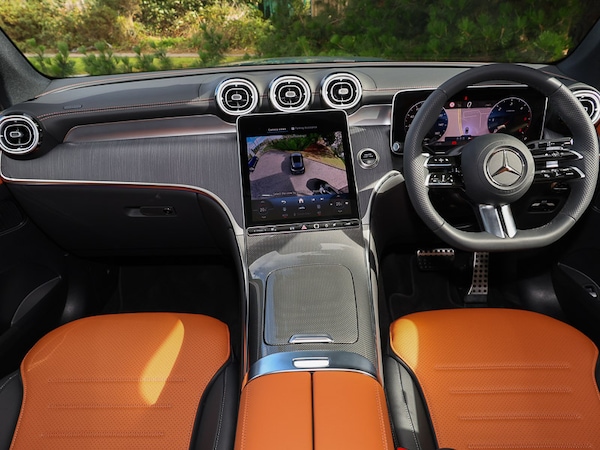 Used Mercedes-Benz GLC 2023 for sale - 76317568: Photo 2