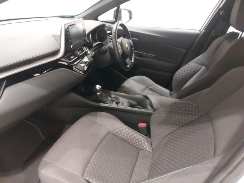 Used Toyota C-HR 2023 for sale - 77948678: Photo 5