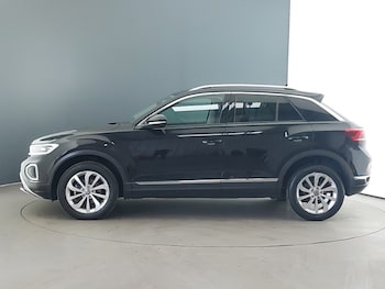 Used Volkswagen T-Roc 2023 for sale - 77977436: Photo