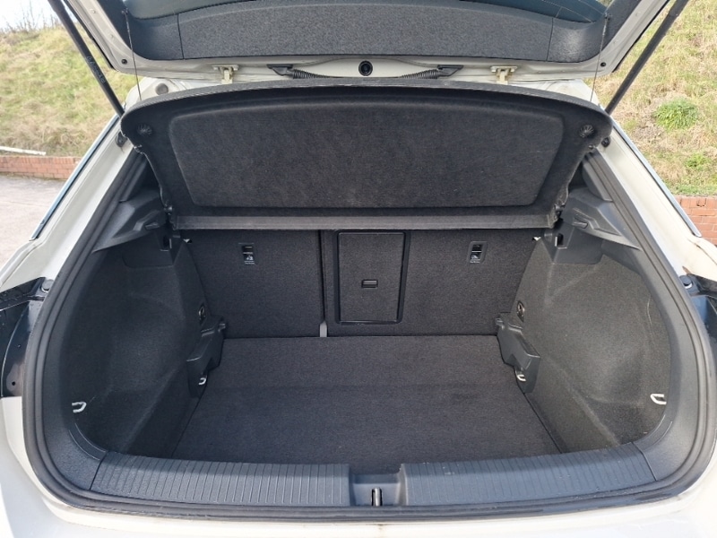 Used Volkswagen T-Roc 2023 for sale - 77777897: Photo 8