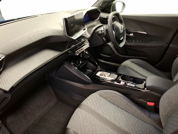 Used Peugeot 2008 2025 for sale - 76254007: Photo 5