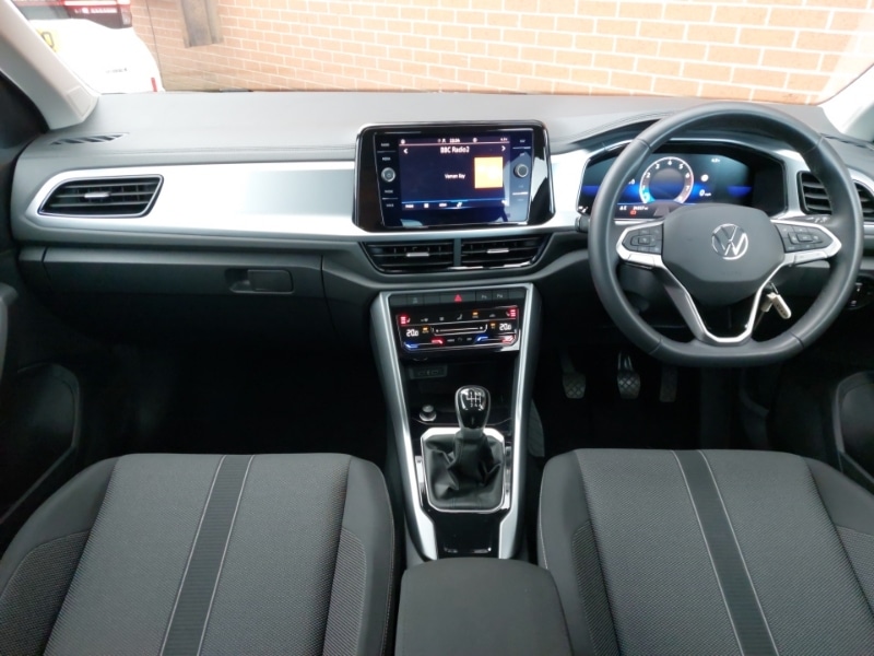 Used Volkswagen T-Roc 2023 for sale - 77624152: Photo 2