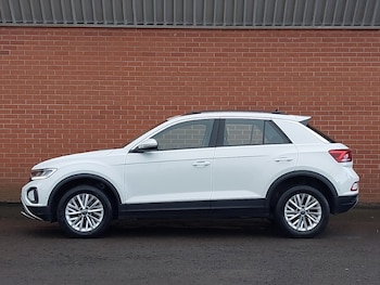 Used Volkswagen T-Roc 2023 for sale - 77624152: Photo