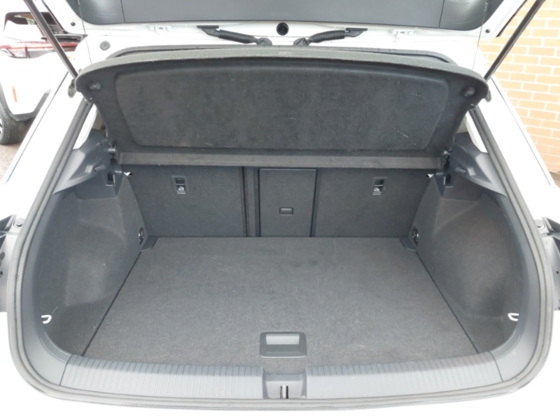 Used Volkswagen T-Roc 2023 for sale - 77624152: Photo 8