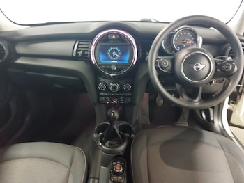 Used MINI Hatch 2019 for sale - 75652077: Photo