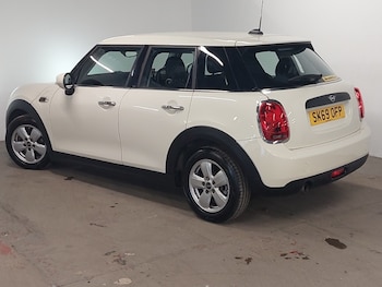 Used MINI Hatch 2019 for sale - 75652077: Photo