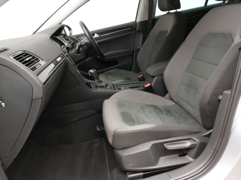 Used Volkswagen Golf 2020 for sale - 76770716: Photo 5