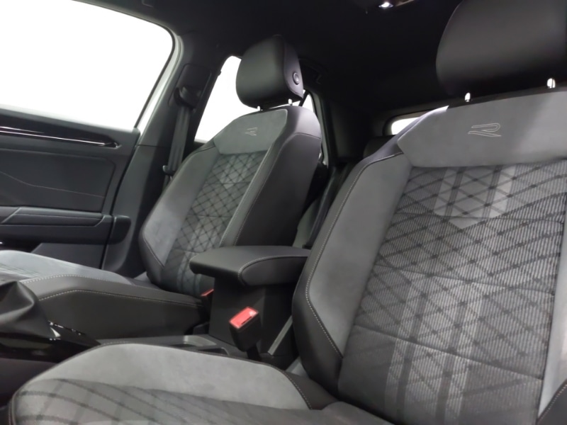 Used Volkswagen T-Roc 2025 for sale - 77142450: Photo 5