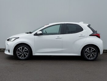 Used Toyota Yaris 2023 for sale - 77923952: Photo