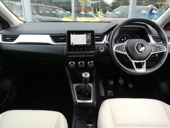 Used Renault Captur 2021 for sale - 76578545: Photo