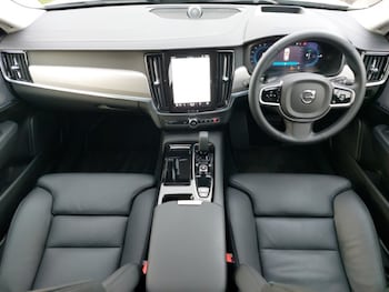 Used Volvo V90 2025 for sale - 77540391: Photo