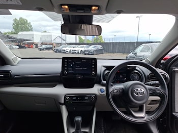 Used Toyota Yaris 2022 for sale - 75663402: Photo