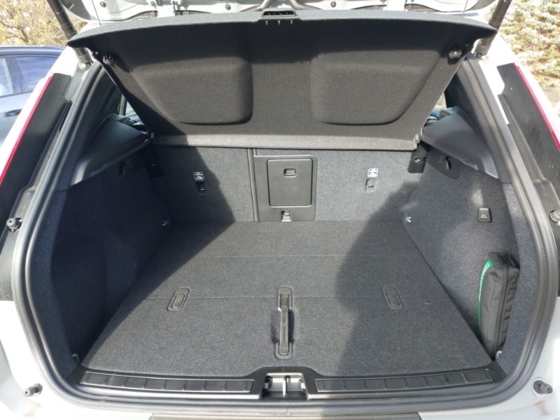 Used Volvo XC40 2024 for sale - 76451546: Photo 8