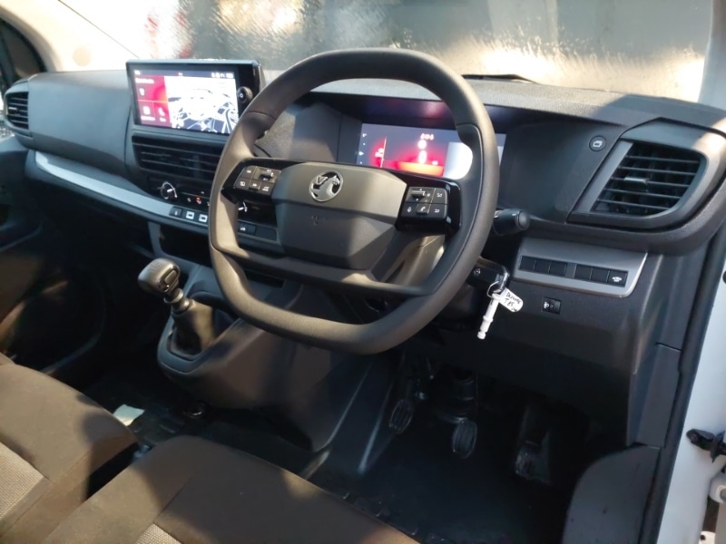 Used Vauxhall Vivaro 2024 for sale - 77142671: Photo 2