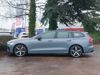 Used Volvo V60 2022 for sale - 77174088: Photo