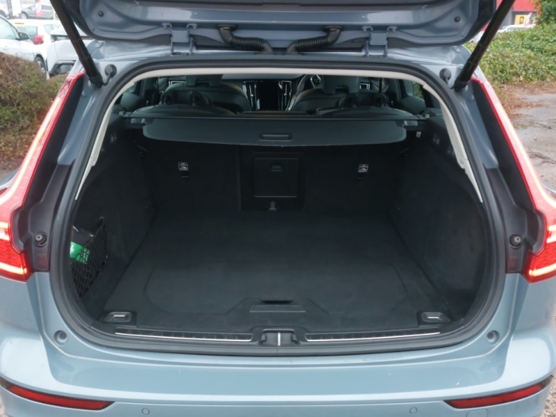 Used Volvo V60 2022 for sale - 77174088: Photo 8