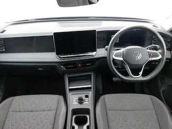 Used Volkswagen Tiguan 2024 for sale - 77028797: Photo