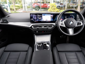 Used BMW 3 Series 2024 for sale - 76233290: Photo 2