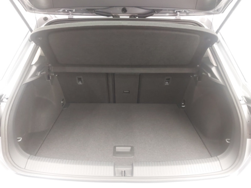 Used Volkswagen T-Roc 2023 for sale - 76560749: Photo 8