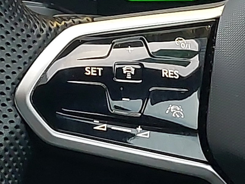 Used Volkswagen Tiguan 2023 for sale - 77800122: Photo 10