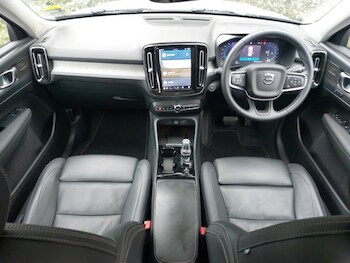 Used Volvo XC40 2024 for sale - 77049569: Photo