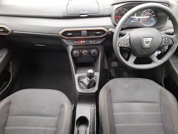 Used Dacia Sandero Stepway 2022 for sale - 77911802: Photo