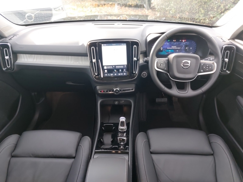 Used Volvo XC40 2025 for sale - 76656870: Photo 2