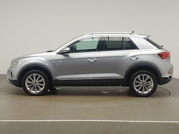 Used Volkswagen T-Roc 2023 for sale - 76171810: Photo 4