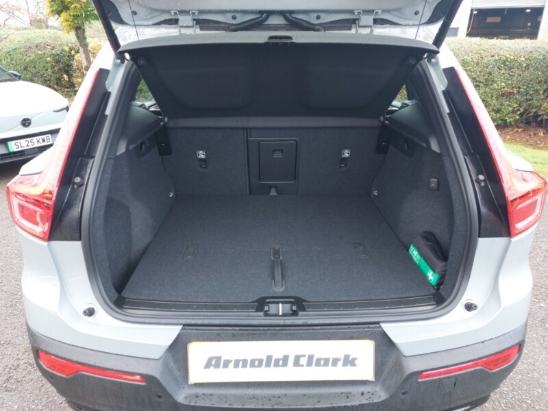 Used Volvo XC40 2025 for sale - 76435390: Photo 8