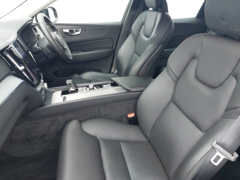 Used Volvo XC60 2023 for sale - 77955909: Photo 5