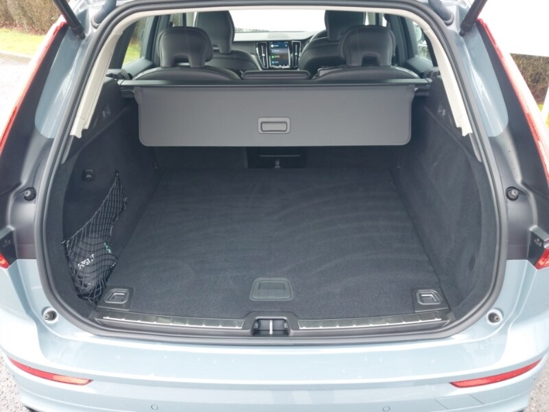 Used Volvo XC60 2023 for sale - 77955909: Photo 8