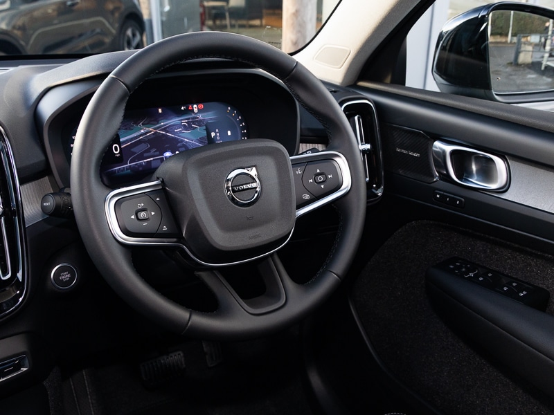 Used Volvo XC40 2025 for sale - 77126976: Photo 11