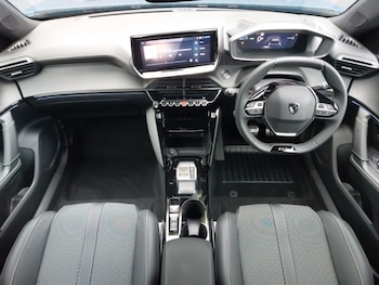 Used Peugeot 2008 2025 for sale - 76204736: Photo 2