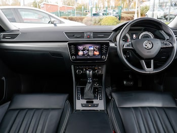 Used Skoda Superb 2019 for sale - 76732152: Photo