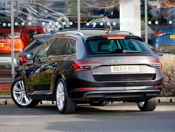 Used Skoda Superb 2019 for sale - 76732152: Photo