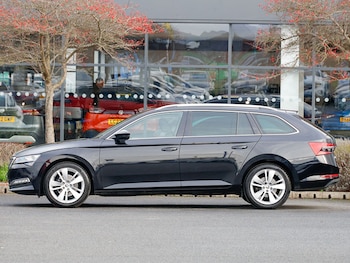 Used Skoda Superb 2019 for sale - 76732152: Photo