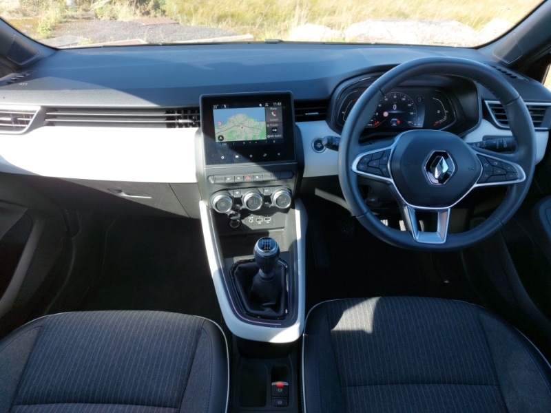 Used Renault Clio 2021 for sale - 76683327: Photo 2